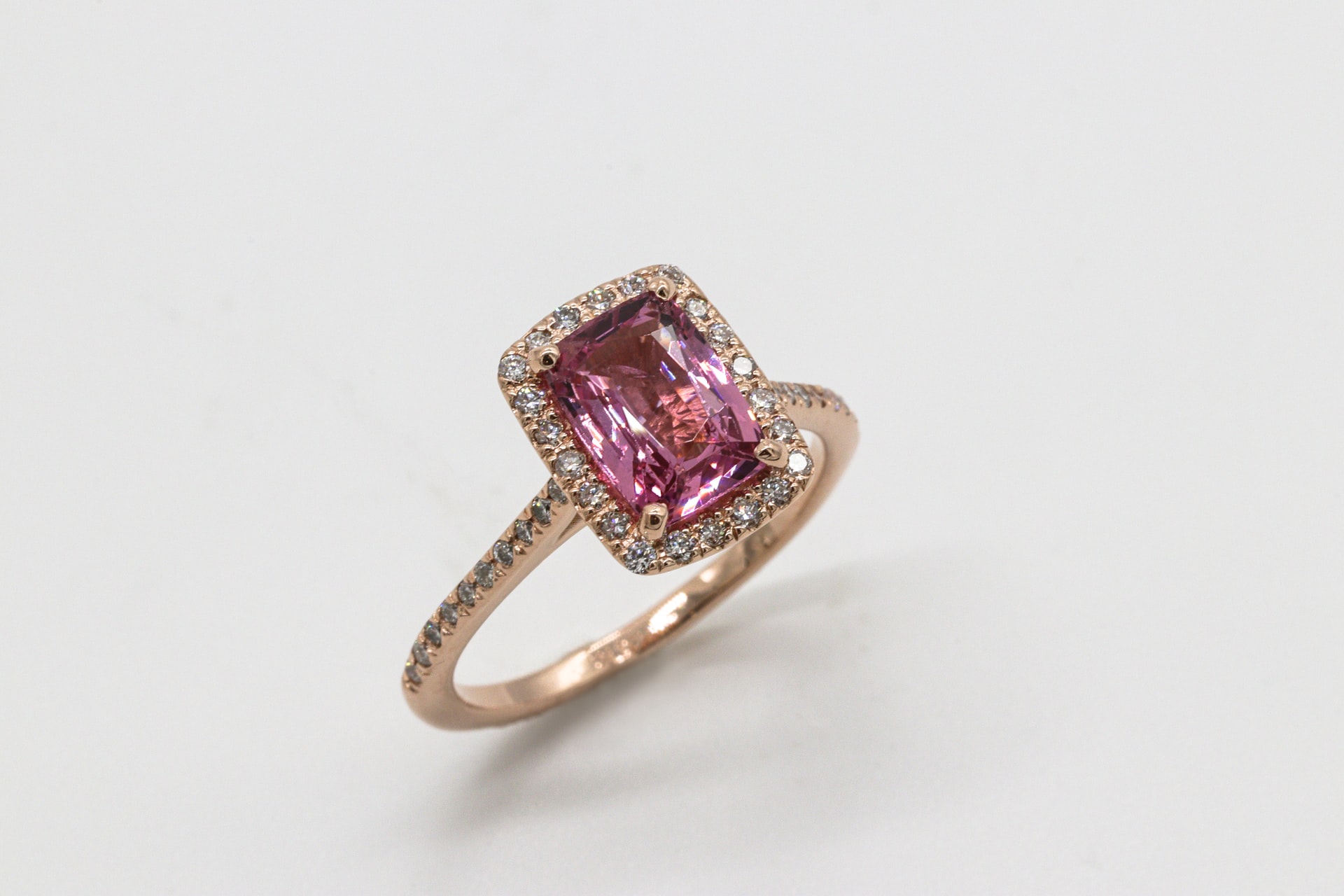 The Rise of Pink Argyle Diamonds and How They Fit into the Fashion Industry Pink Argyle Diamonds
